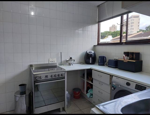 2 BEDROOM FLAT FOR SALE IN WESTRIDGE